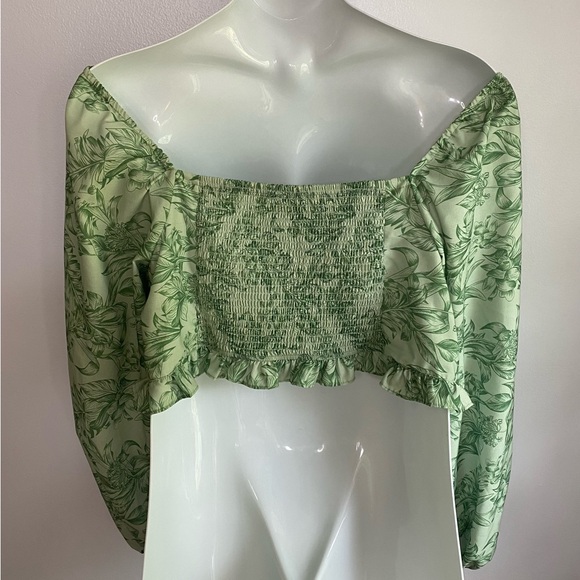 Eloquii Apple Green Puff Sleeve Smocked Back Cropped Blouse NWOT Size 20 SKU0060 - Picture 7 of 11